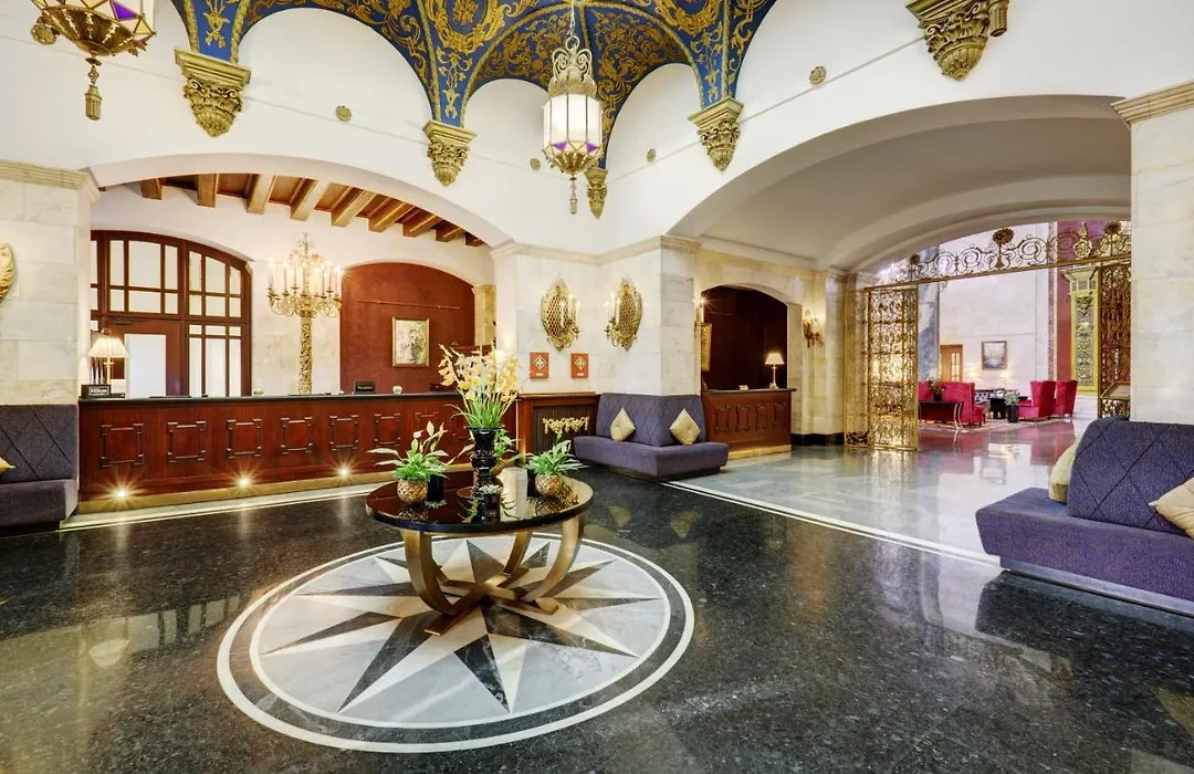 Hilton Moscow Leningradskaya-1